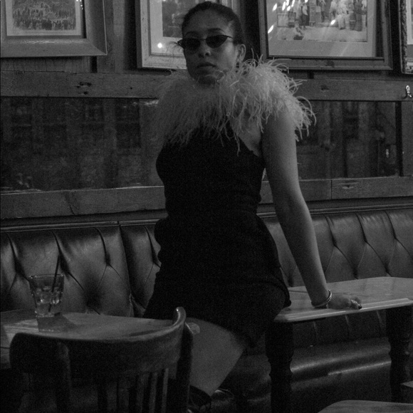 Meet your Posher, Beatriz - Picture 3 of 3